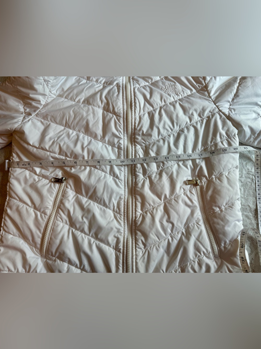 The North Face Women's white Jacket - Like New - Picture 10 of 10